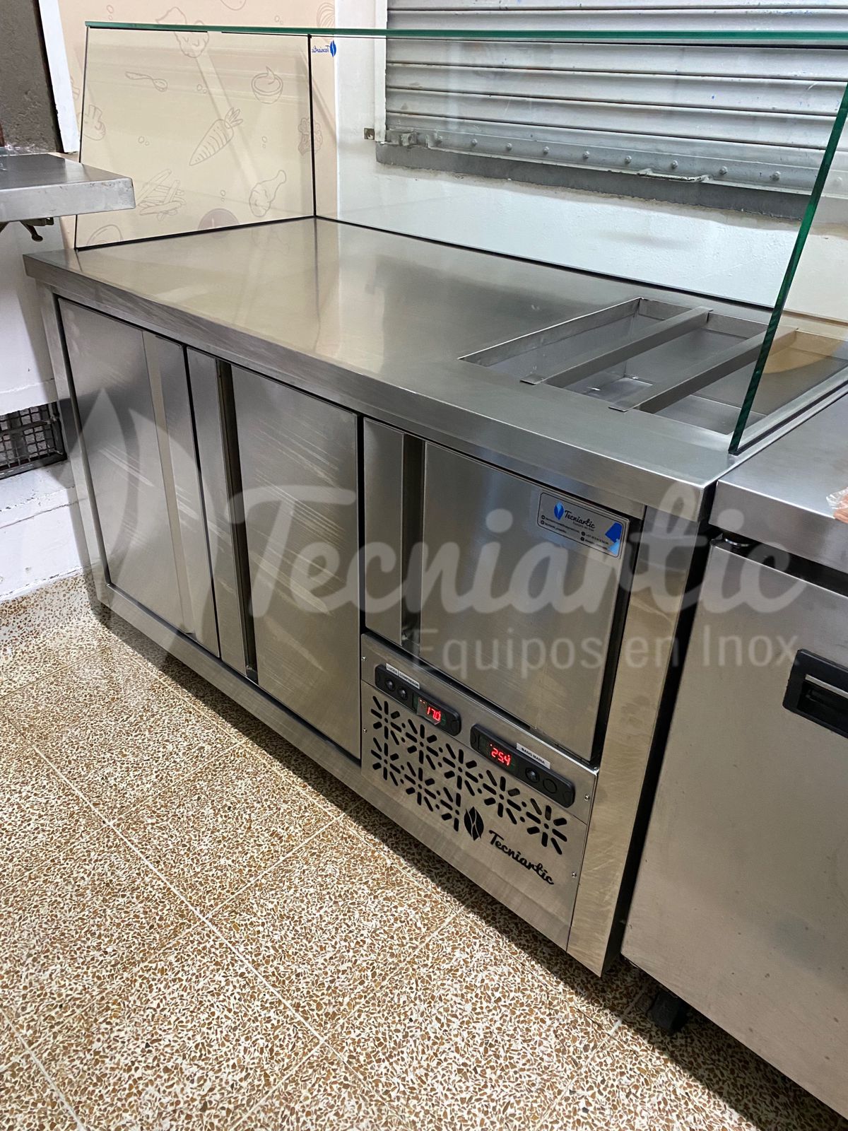 Mesa refrigerada con baño María — Tecniartic